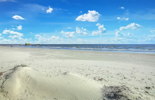 $140,000 | 6300 Seawall Boulevard, Unit 3221, Galveston, TX 77551