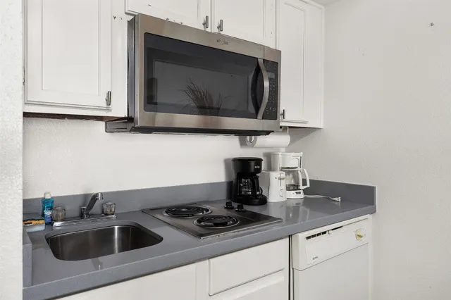 $140,000 | 6300 Seawall Boulevard, Unit 3221, Galveston, TX 77551