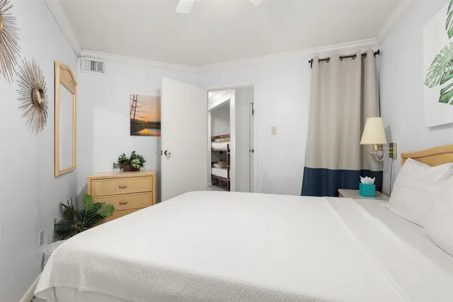 $140,000 | 6300 Seawall Boulevard, Unit 3221, Galveston, TX 77551