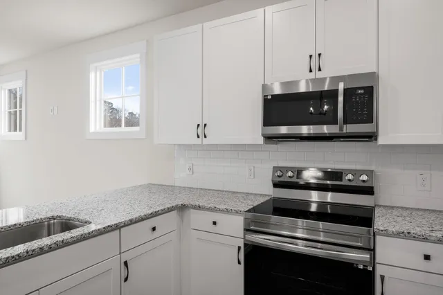 $305,500 | 356 Bremerton Drive, Goose Creek, SC 29445