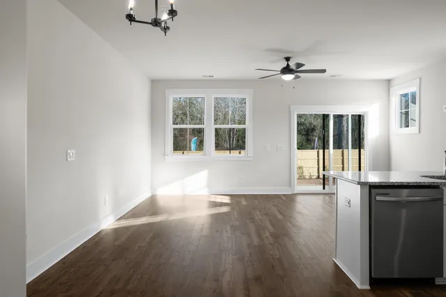 $305,500 | 356 Bremerton Drive, Goose Creek, SC 29445