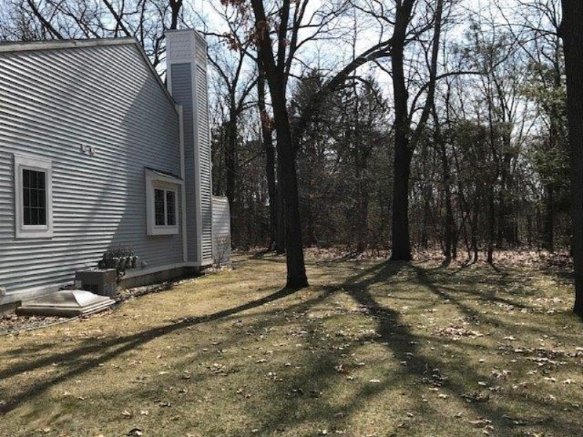 2948 Ridgeview Street North Muskegon, MI 49445 - Photo 3 of 18 IMG_5651