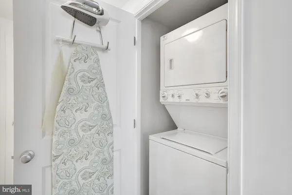 $2,600 | 851 North Glebe Road, Unit 418, Arlington, VA 22203