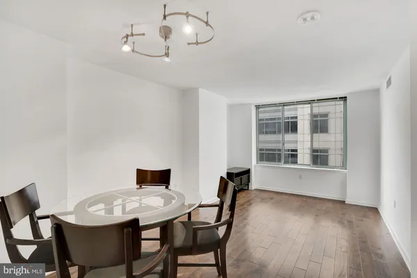 $2,600 | 851 North Glebe Road, Unit 418, Arlington, VA 22203