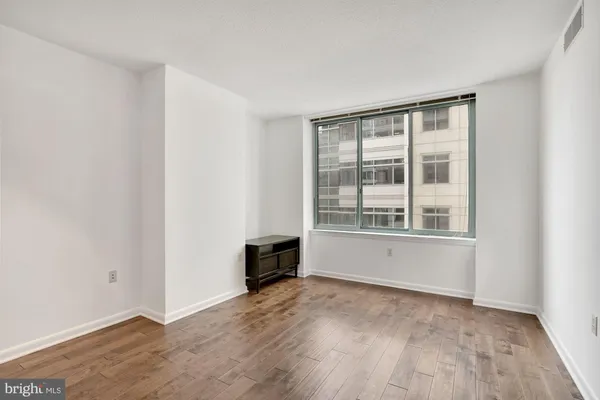$2,600 | 851 North Glebe Road, Unit 418, Arlington, VA 22203