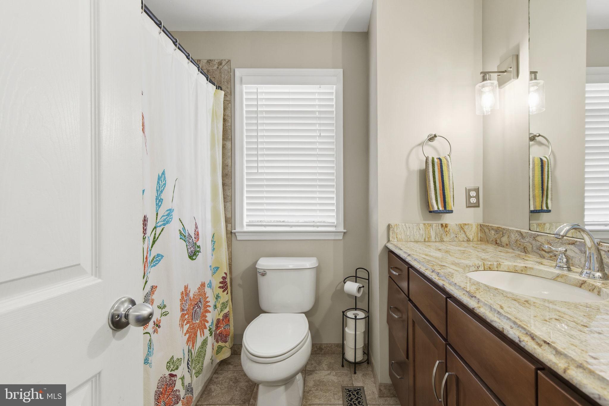 1627 Manor Road Baltimore, MD 21222 - Photo 14 of 24 Upper-level full bathroom