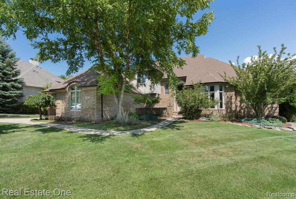 1784 Blue Grass Drive Rochester Hills, MI 48306 - Photo 3 of 72