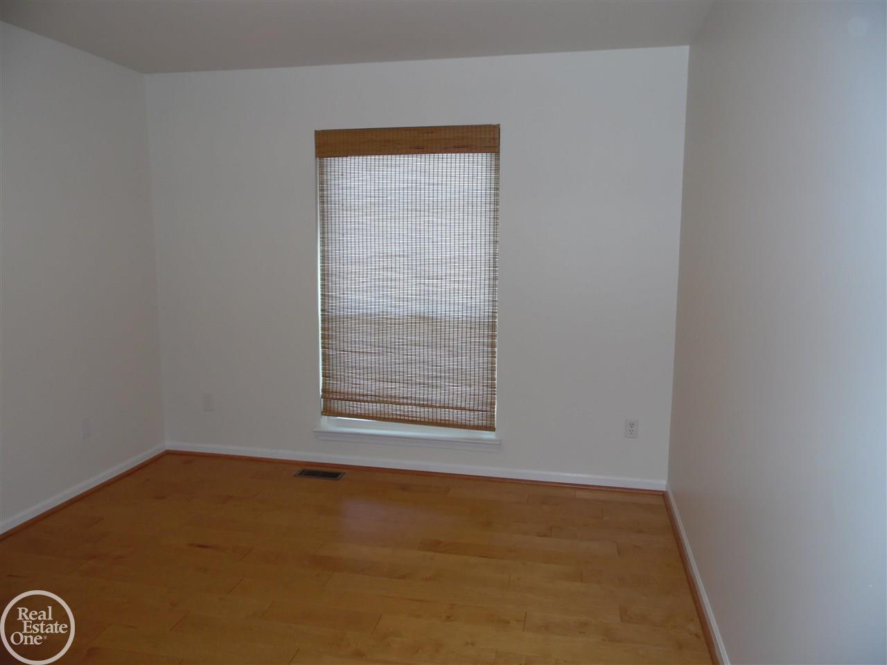 46099 Rhodes Drive Macomb, MI 48044 - Photo 25 of 30 Second bedroom