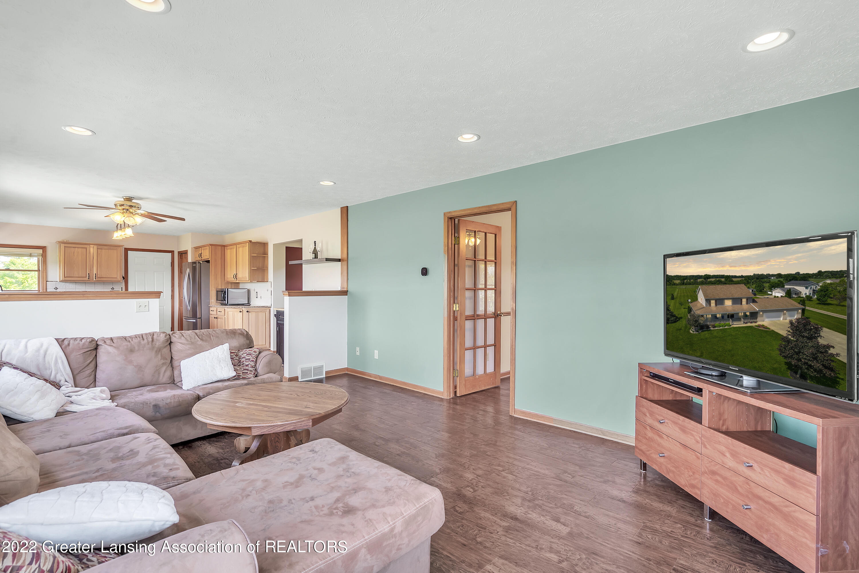 6340 West Pratt Road Dewitt, MI 48820 - Photo 9 of 50 Living Room