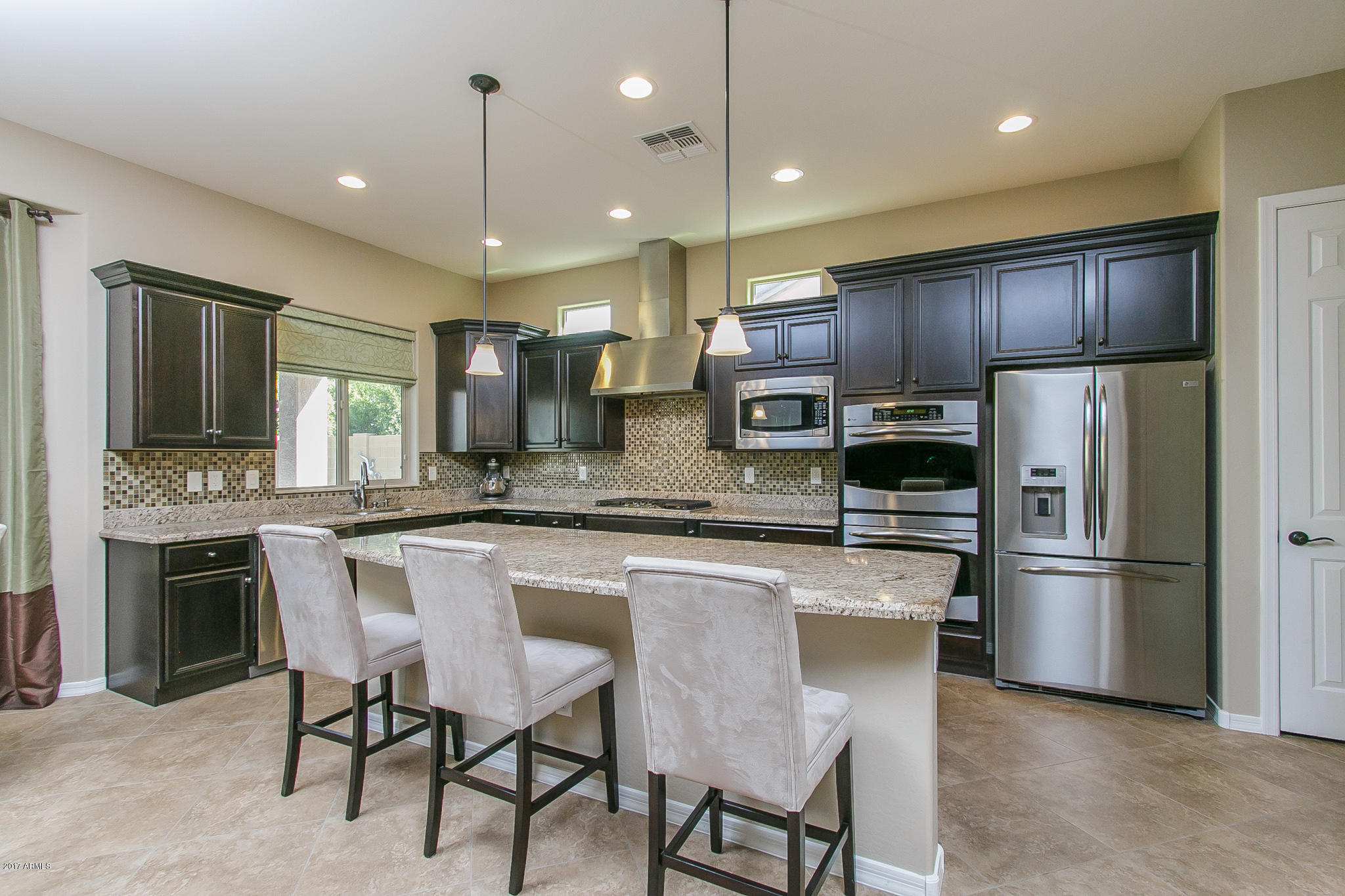 16190 West Coronado Road Goodyear, AZ 85395 - Photo 10 of 44 10) KITCHEN