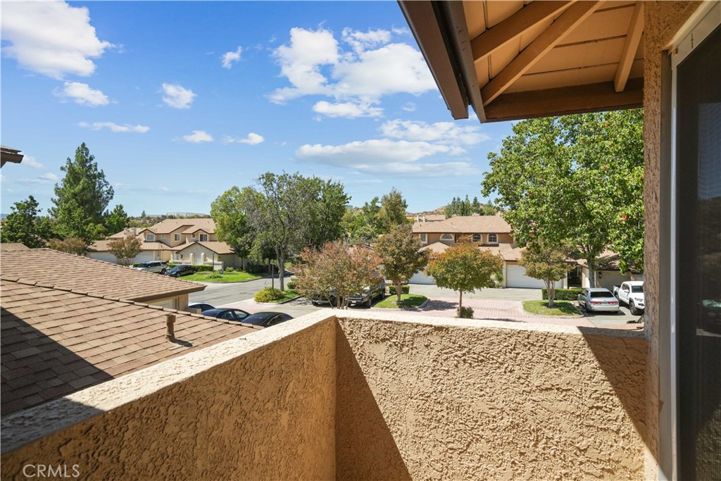 28345 Seco Canyon Road, Unit 97 Saugus, CA 91390 - Photo 26 of 38 a view of a basketball court