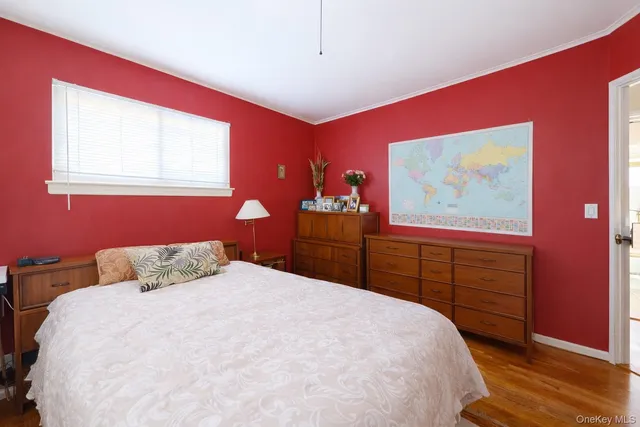 $949,000 | 1762 Broadway, New Hyde Park, NY 11040