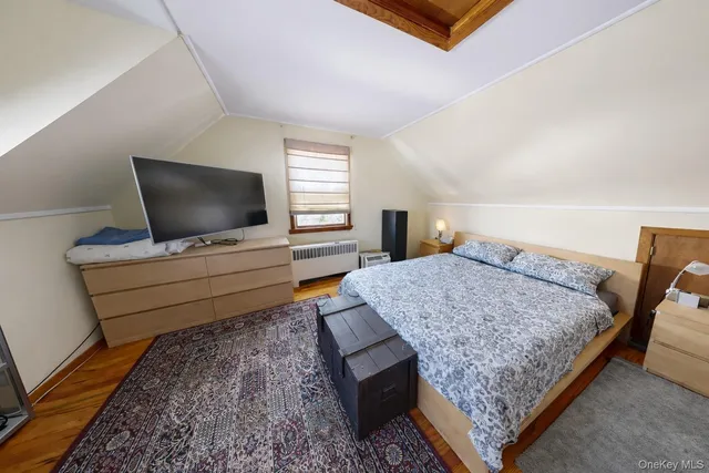 $949,000 | 1762 Broadway, New Hyde Park, NY 11040