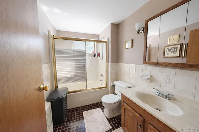 $949,000 | 1762 Broadway, New Hyde Park, NY 11040