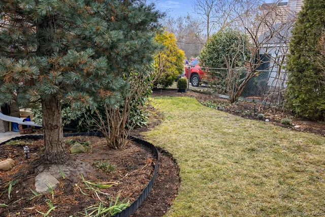 $949,000 | 1762 Broadway, New Hyde Park, NY 11040