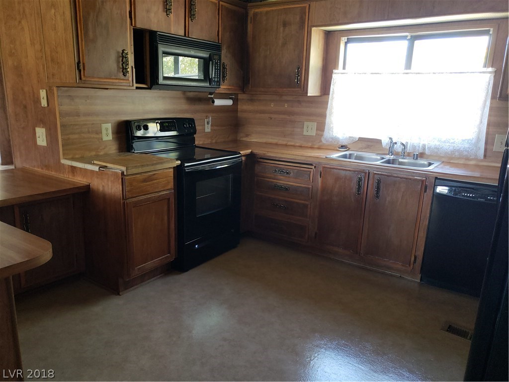 2171 West Quail Run Road Pahrump, NV 89060 - Photo 19 of 39 Gallery Image 19