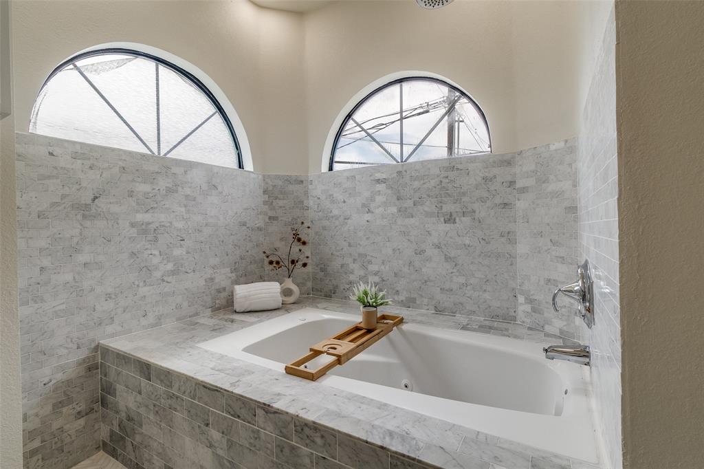 218 North Beacon Street, Unit 102 Dallas, TX 75214 - Photo 9 of 12