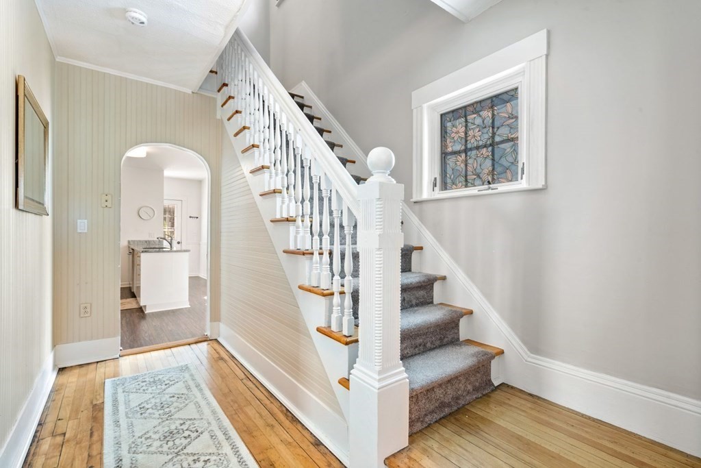 102 Beverly Road Worcester, MA 01605 - Photo 9 of 42 Gallery Image 9