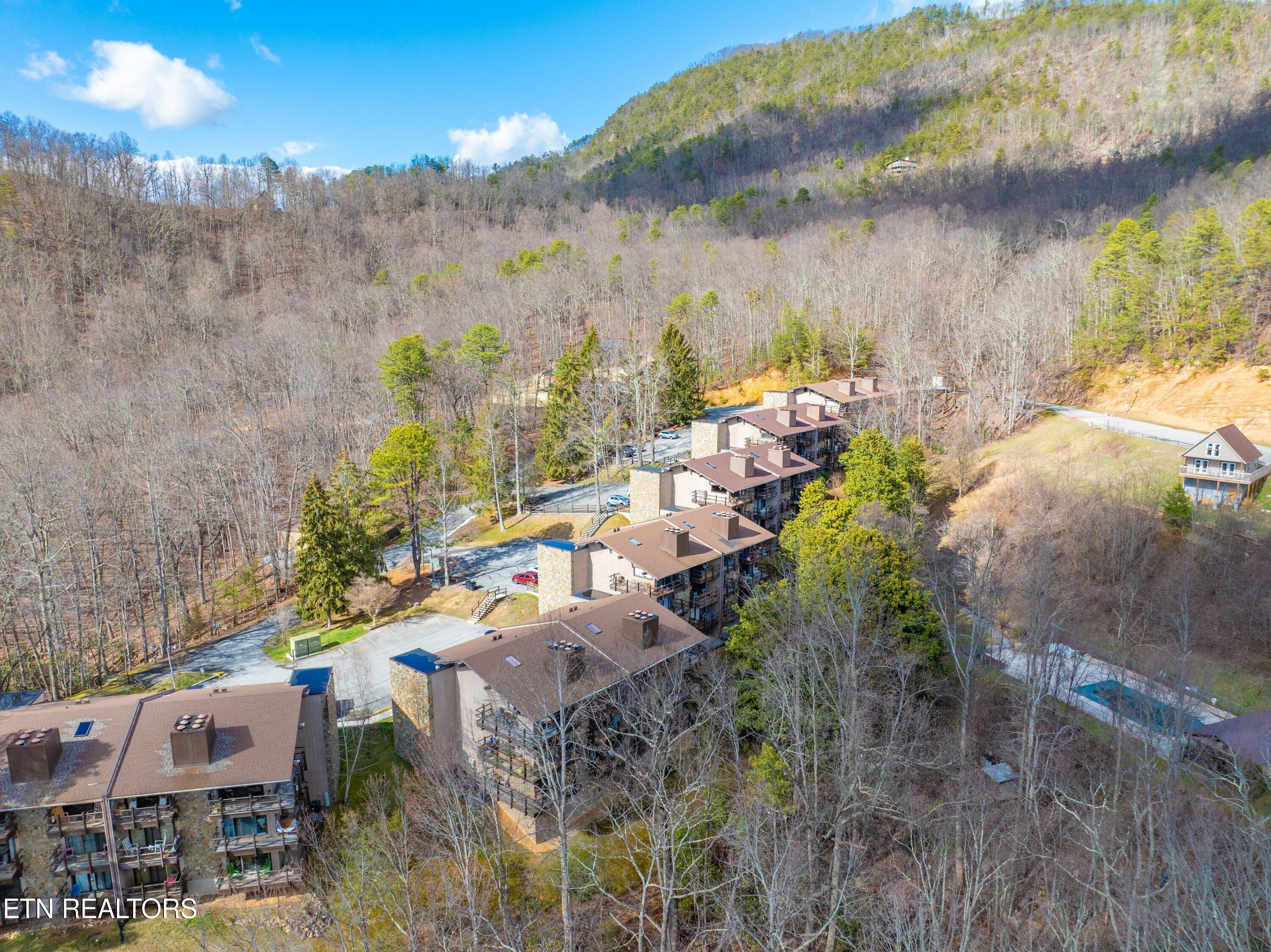 1081 Cove Road, Unit 933 Sevierville, TN 37876 - Photo 33 of 41 EMC-933-35