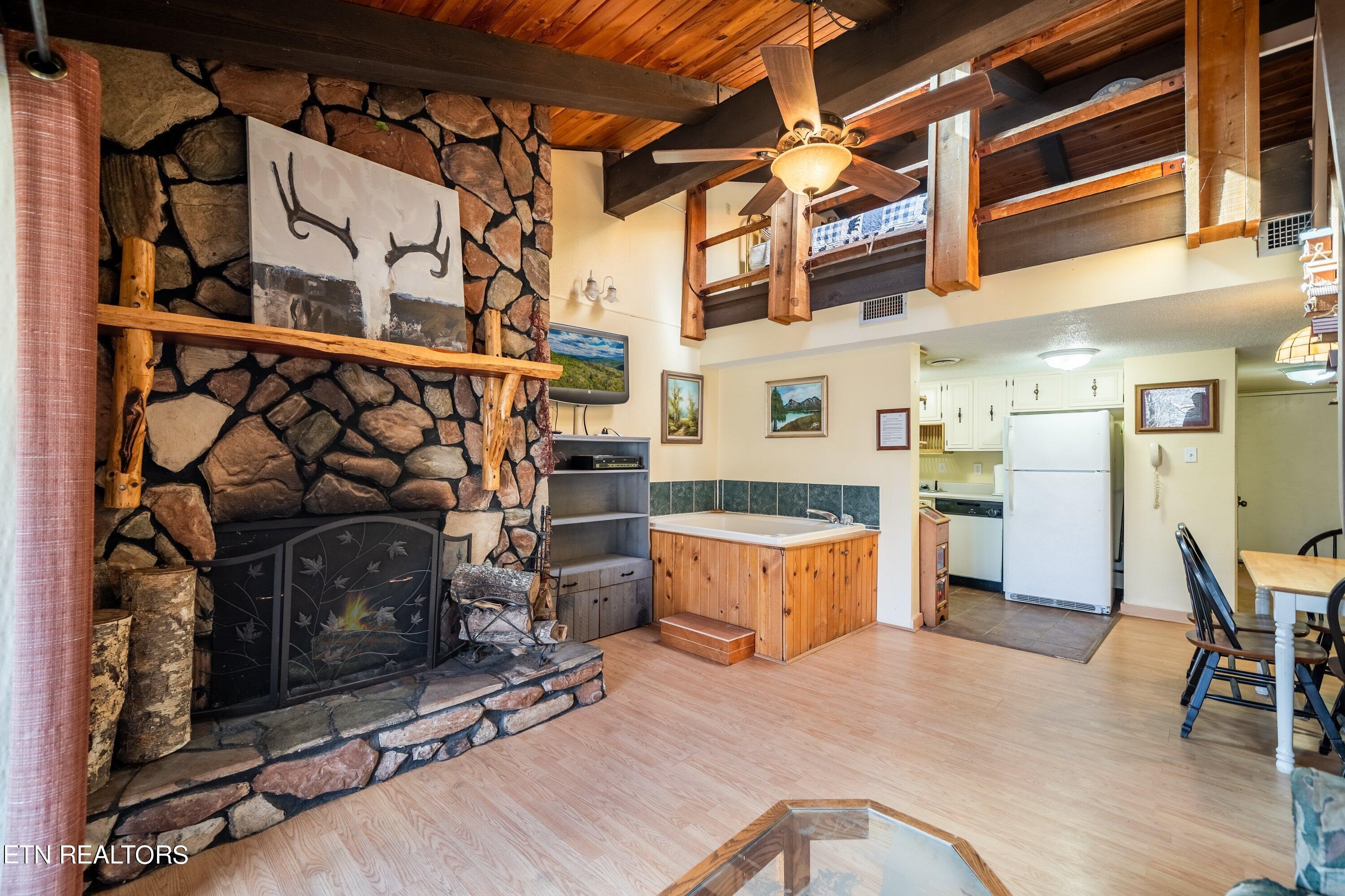 1081 Cove Road, Unit 933 Sevierville, TN 37876 - Photo 5 of 41 EMC-933-7