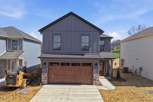 $469,000 | 310 Monroe Drive, Bristol, TN 37620