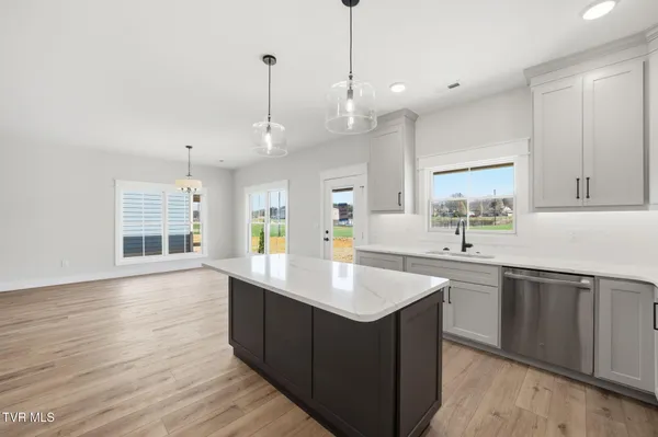 $469,000 | 310 Monroe Drive, Bristol, TN 37620