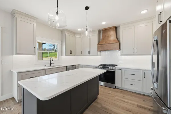 $469,000 | 310 Monroe Drive, Bristol, TN 37620