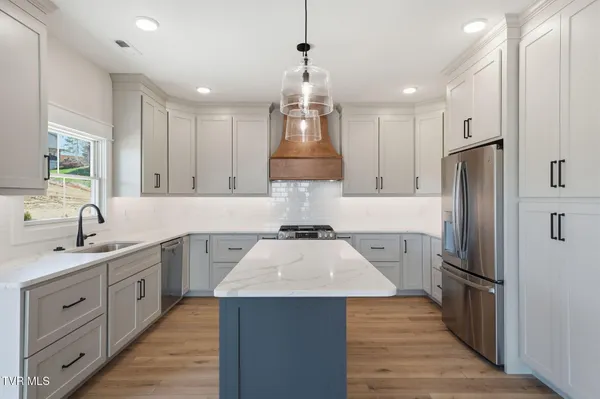 $469,000 | 310 Monroe Drive, Bristol, TN 37620