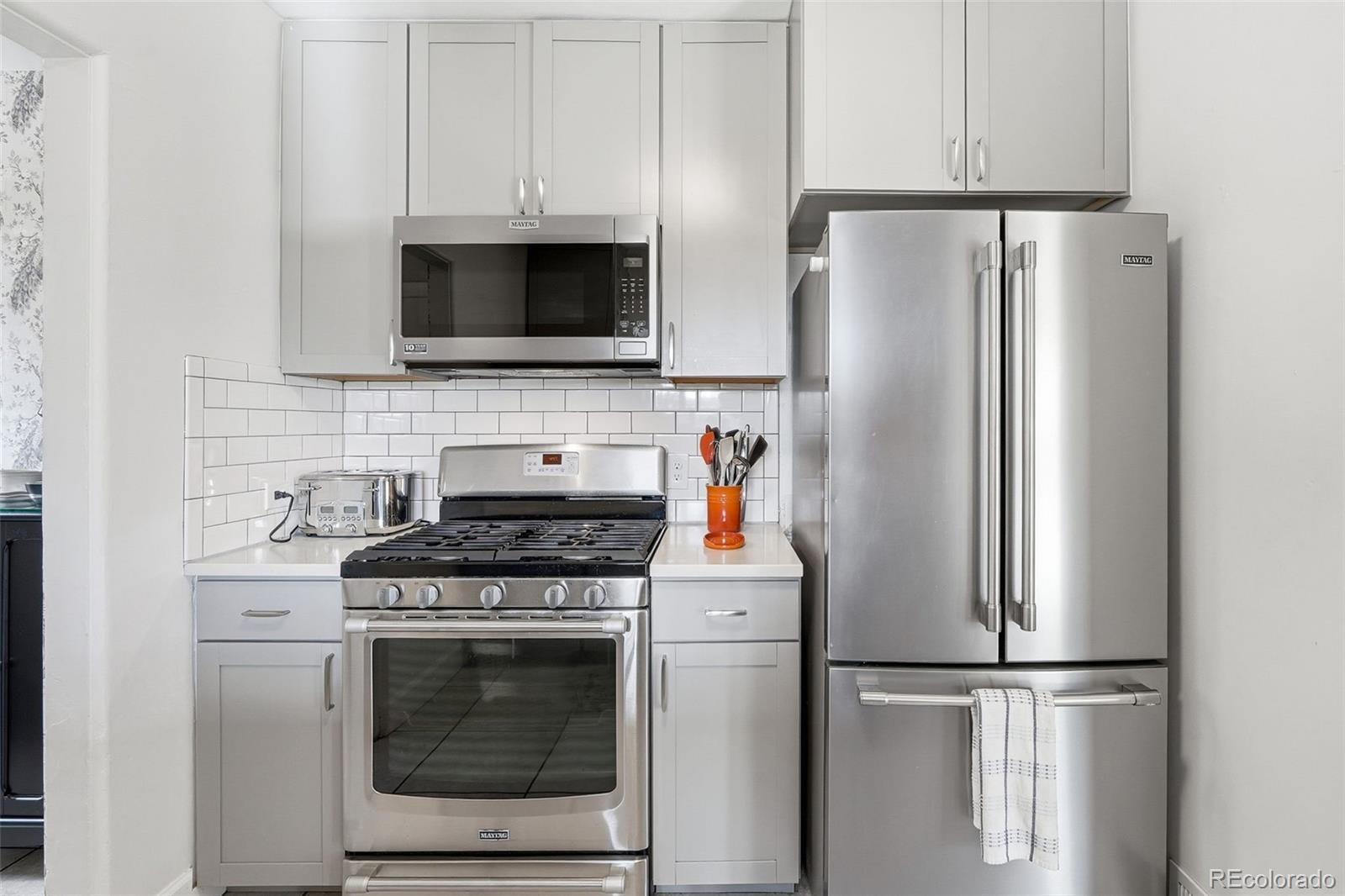 2815 Oneida Street Denver, CO 80207 - Photo 12 of 40