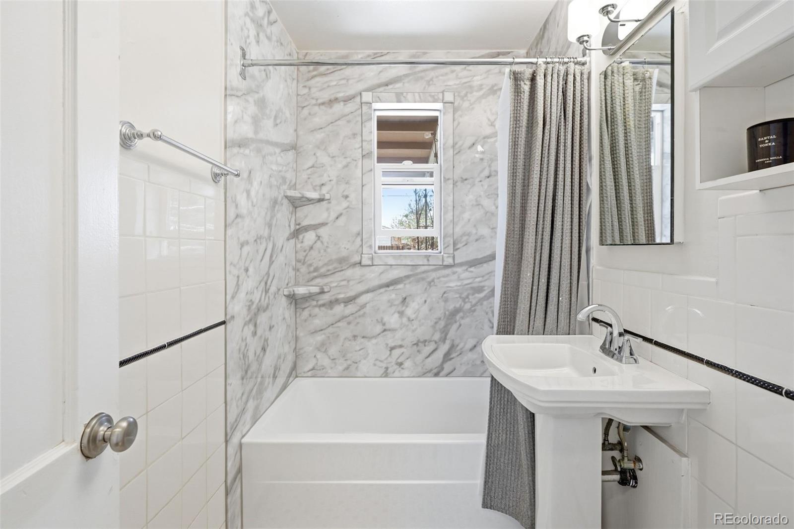 2815 Oneida Street Denver, CO 80207 - Photo 16 of 40