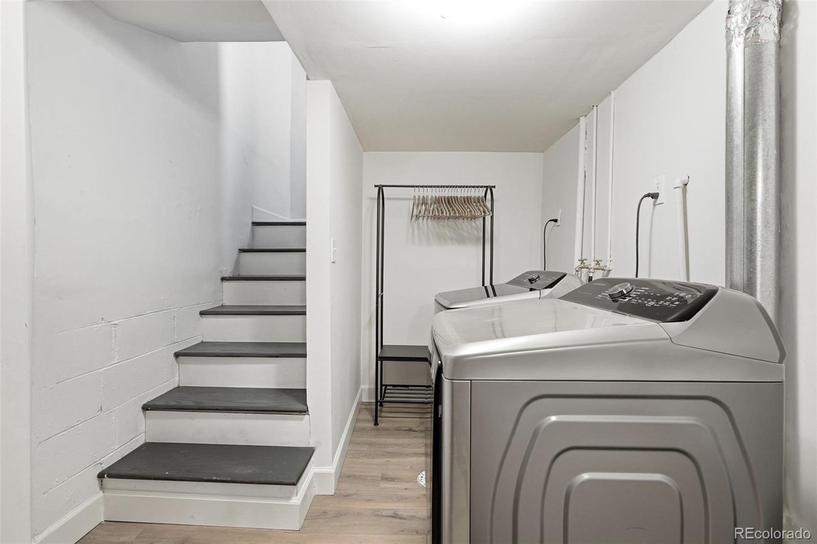 2815 Oneida Street Denver, CO 80207 - Photo 18 of 40