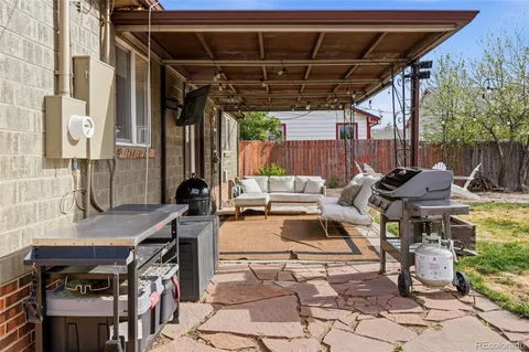 a view of yard with seating area