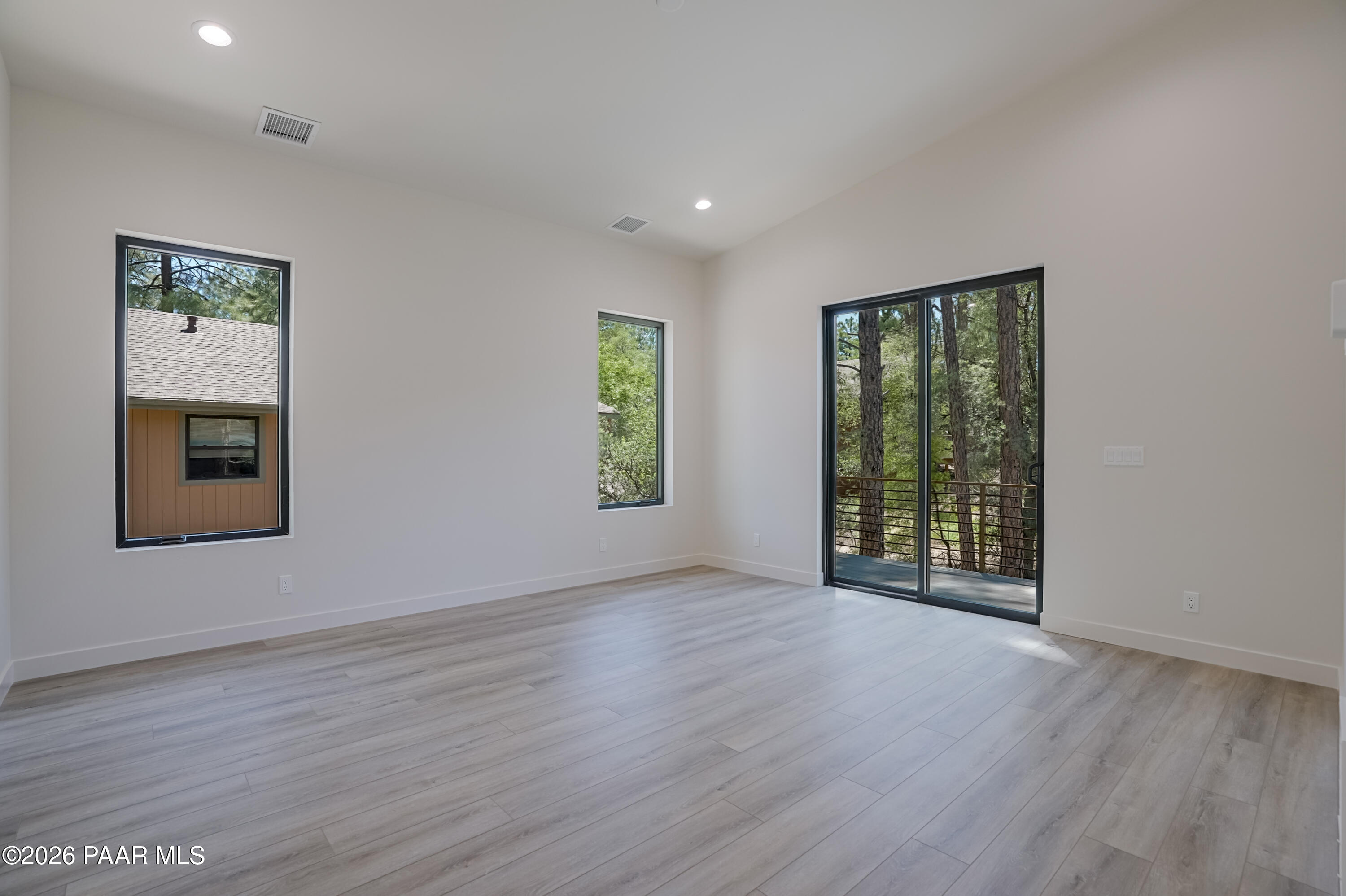 1147 East Timber Ridge Road Prescott, AZ 86303 - Photo 17 of 36 Primary Bedroom