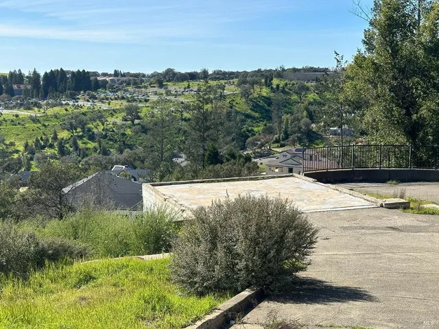 a view of a outdoor space