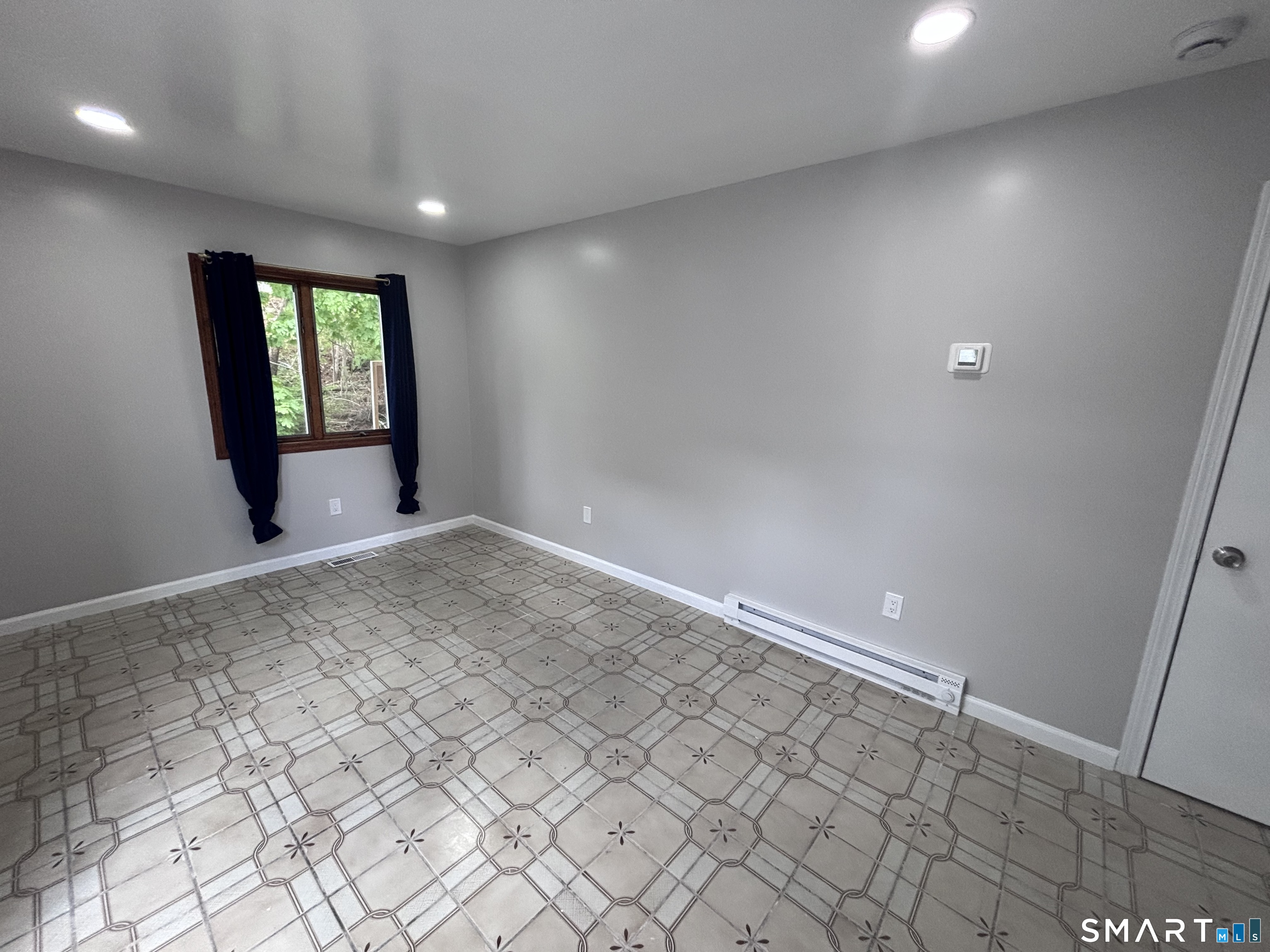 409 Oak Avenue Torrington, CT 06790 - Photo 4 of 17