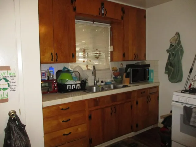 $349,500 | 405 East Cleveland Street, Stockton, CA 95204