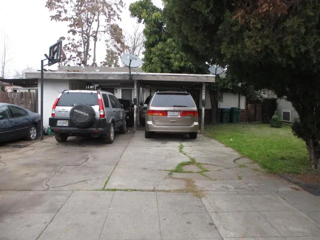 $349,500 | 405 East Cleveland Street, Stockton, CA 95204