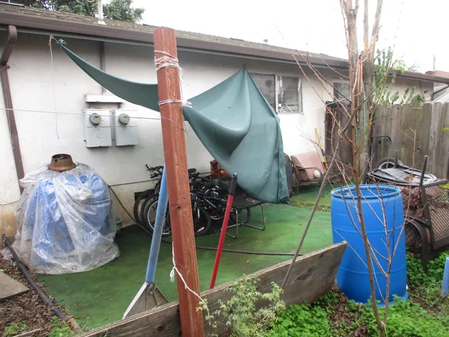 $349,500 | 405 East Cleveland Street, Stockton, CA 95204