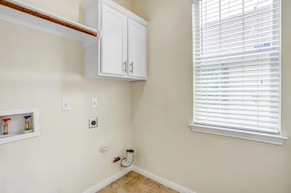 $400,000 | 6715 Windrift Way, Unit 31, Austin, TX 78745