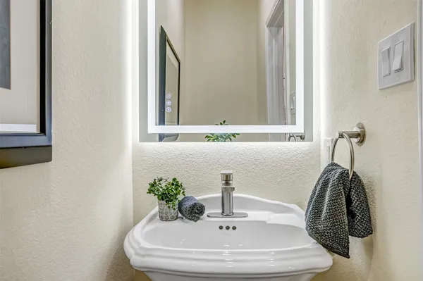 $400,000 | 6715 Windrift Way, Unit 31, Austin, TX 78745