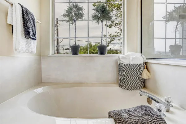 $400,000 | 6715 Windrift Way, Unit 31, Austin, TX 78745