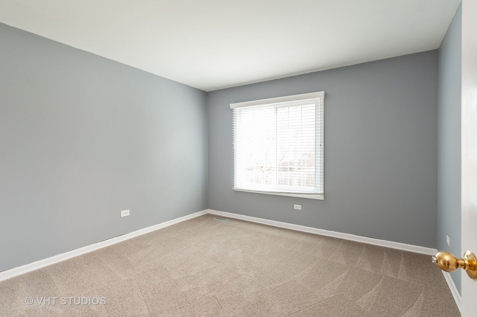 419 Cross Road Gurnee, IL 60031 - Photo 13 of 16