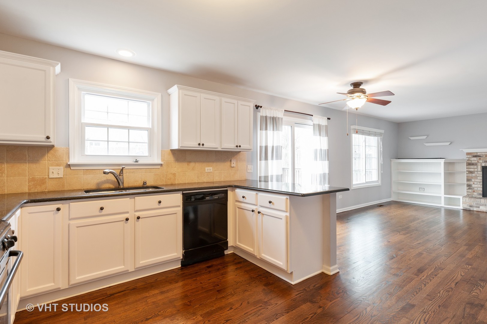 419 Cross Road Gurnee, IL 60031 - Photo 8 of 16