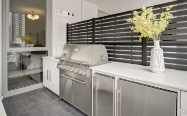 144 West Erie Street, Unit 401 Chicago, IL 60654 - Photo 22 of 25 a utility room with washer and dryer