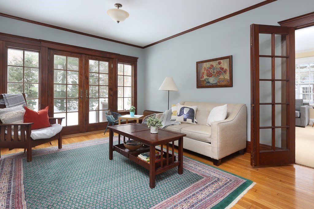 34 Livermore Road Wellesley, MA 02481 - Photo 19 of 36 a living room with furniture and a window