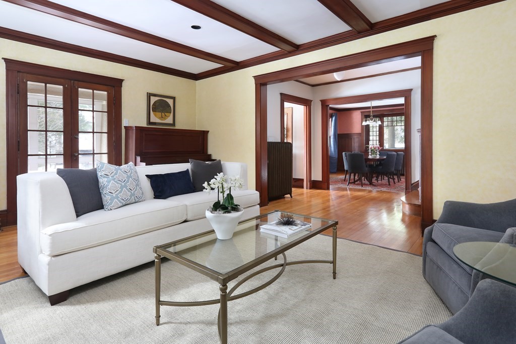 34 Livermore Road Wellesley, MA 02481 - Photo 7 of 36 a living room with furniture and a potted plant