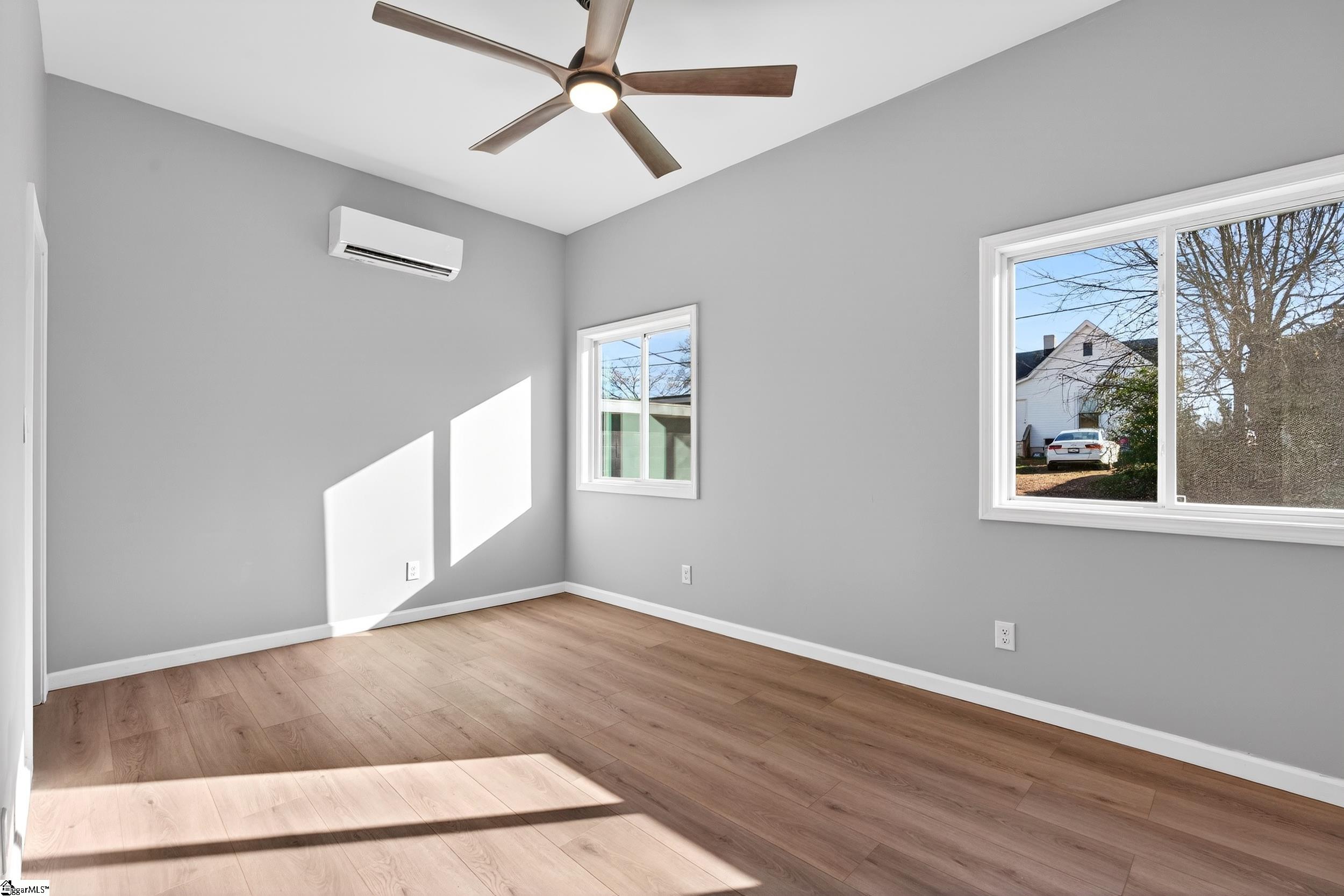 35 Henry Street Greenville, SC 29605 - Photo 23 of 38