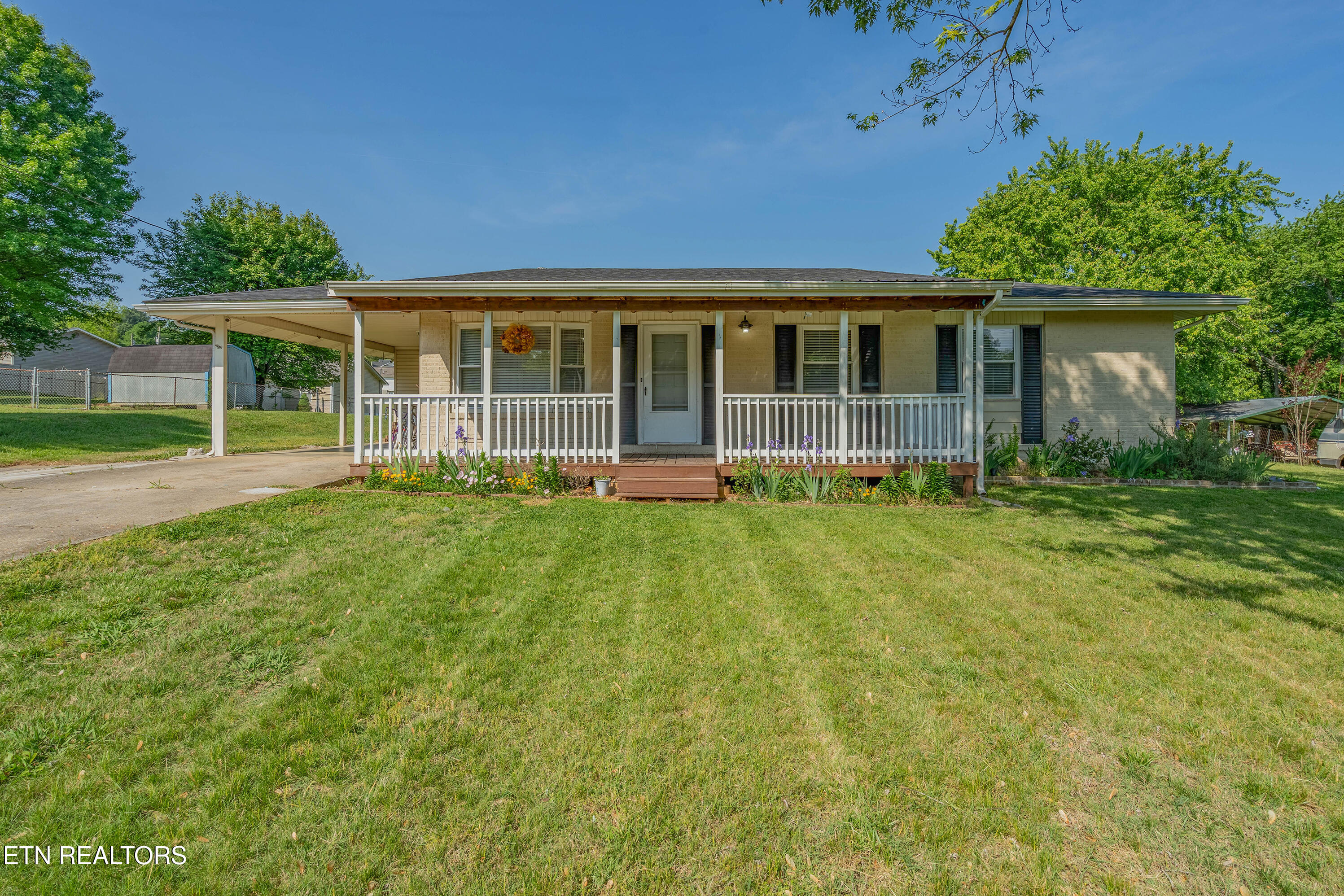 415 Coffee Lane Loudon, TN 37774 - Photo 1 of 28 A7305703-HDR