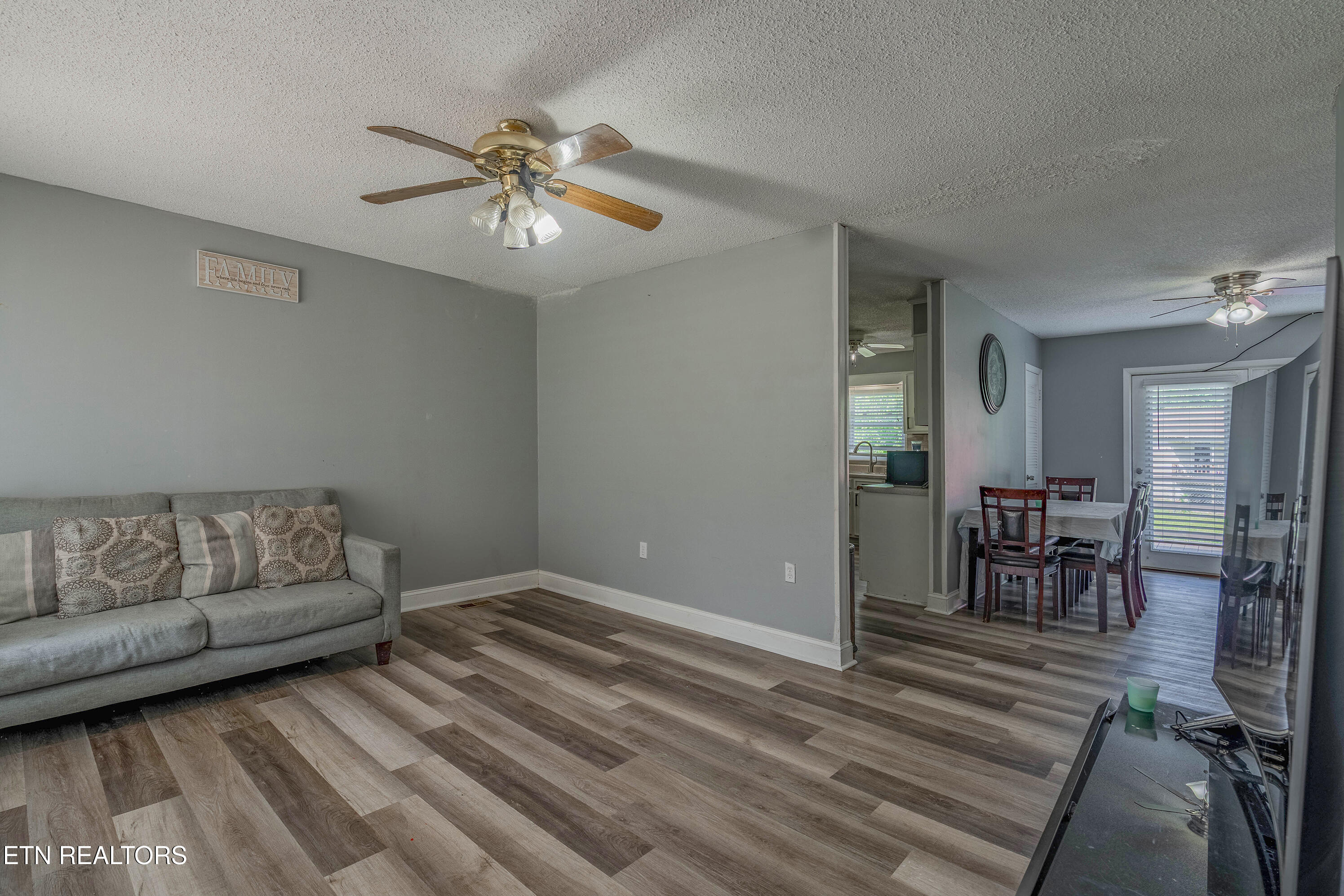 415 Coffee Lane Loudon, TN 37774 - Photo 8 of 28 A7305676-HDR