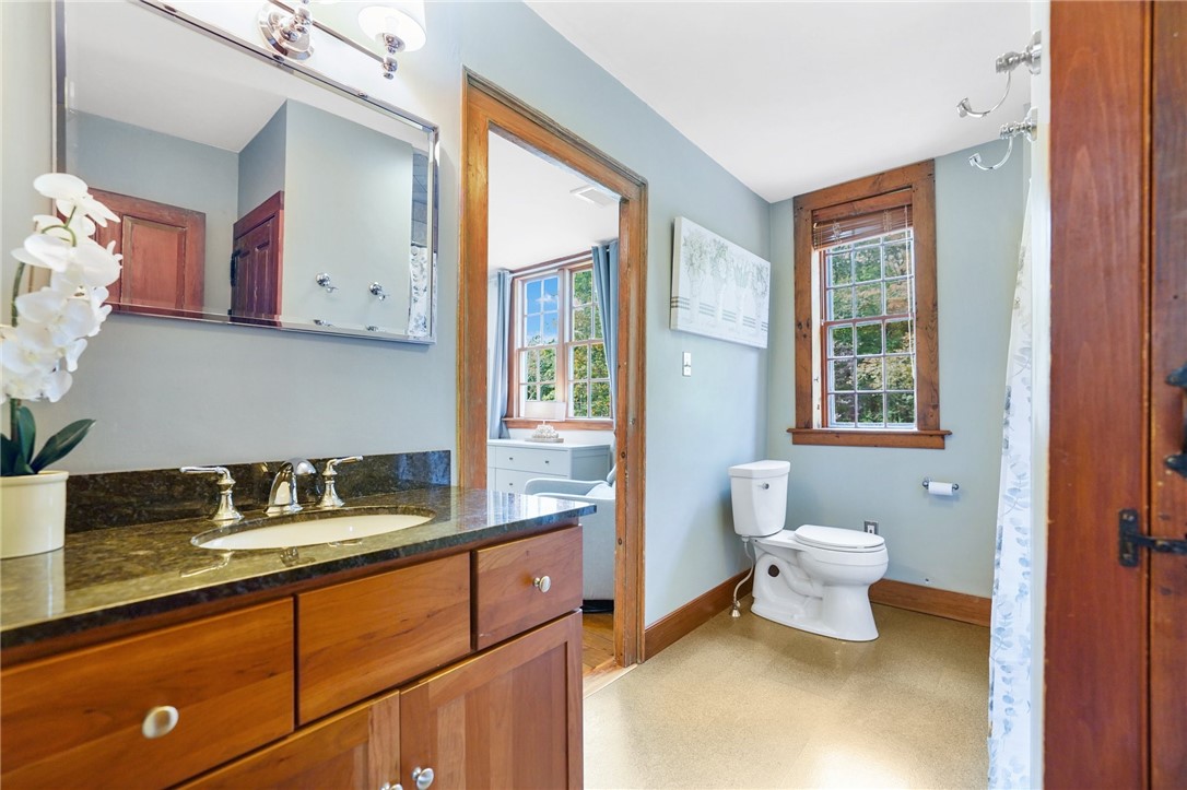 199 Plainfield Pike Foster, RI 02825 - Photo 24 of 50 Jack and Jill bath with tub. Second Floor